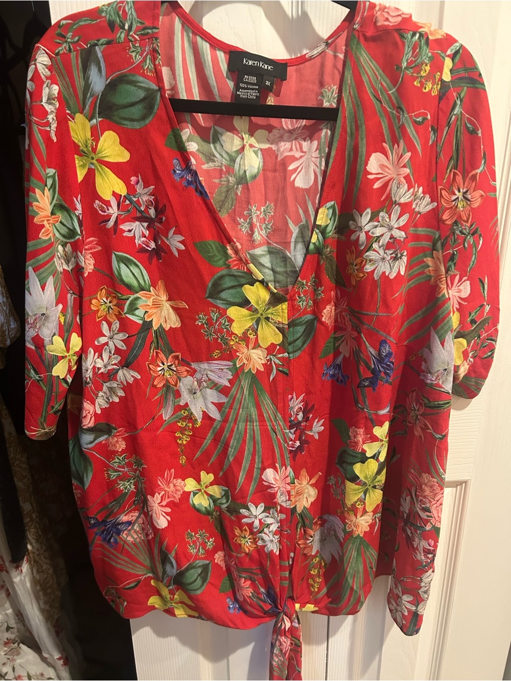Karen Kane Red Tropical Floral Tie-Front Top 3x  viscose